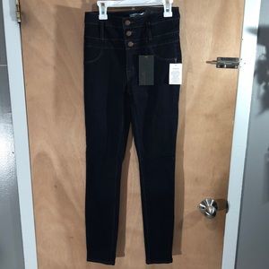 NEVER WORN ✨TAGS ATTACHED refuge Hi-Waist jeans